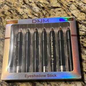 DNM Eyeshadow Stick Set